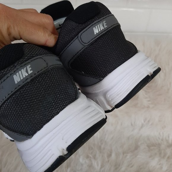 Nike Youth Kid's Grey and Orange Training Shoes Y5 - Picture 3 of 9